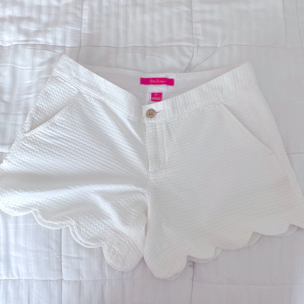 Lilly Pulitzer Buttercup Scallop Hem Short | Size 2